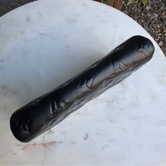 Louis Vuitton Empreinte Coussin Pochette - Picture 5 of 15